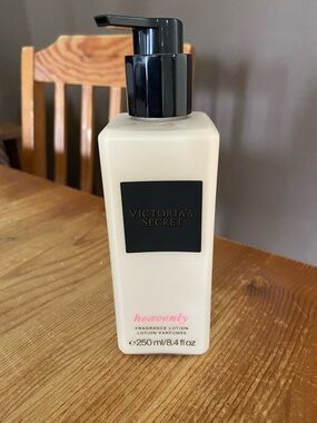 Victoria's Secret Heavenly Fragrance lotion - new